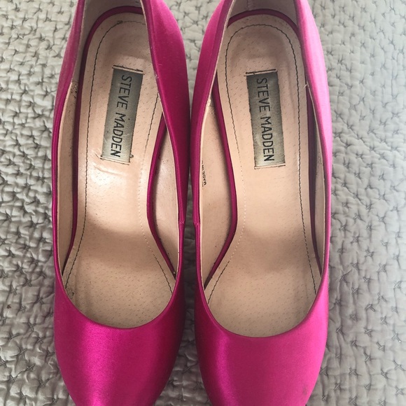 Steve Madden studded hot pink stilettos - Picture 2 of 5